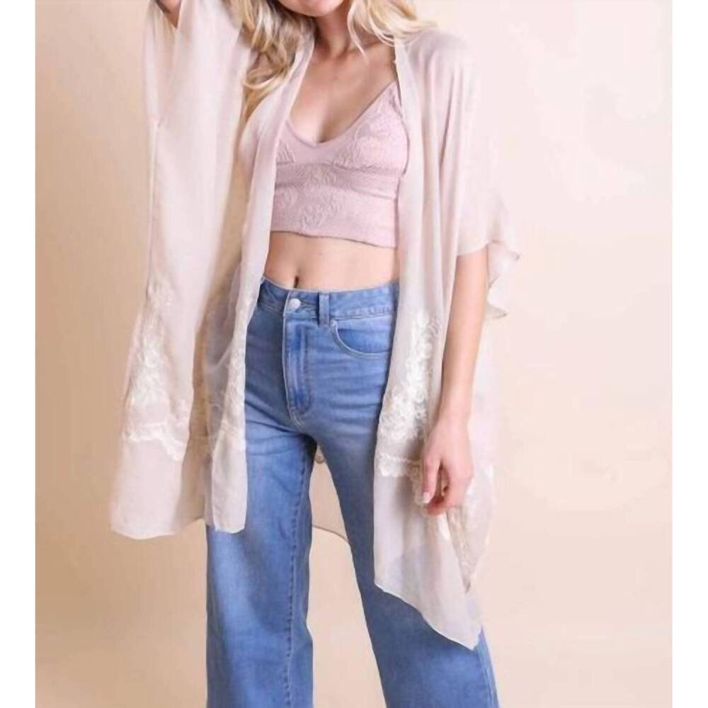 NEW LETO lightweight floral embroidered tassels boho festival kimono wrap in whi
